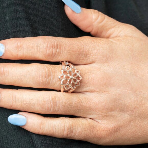 Paparazzi Jewelry Accessories - Prana Paradise - Rose Gold Ring - Vintage - Picture 1 of 4